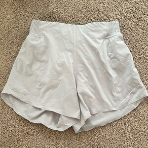 Lululemon 4” Hotty Hots